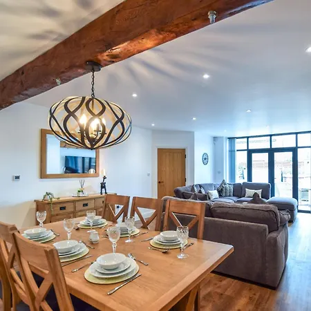 3 Bed In 93896 Tollerton (Yorkshire)